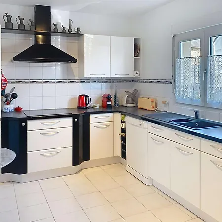 Prázdninový dům 6 Pieces, 9 Pers, A 50m Avec Wifi - Fr-1-361-567 Jullouville-les-Pins